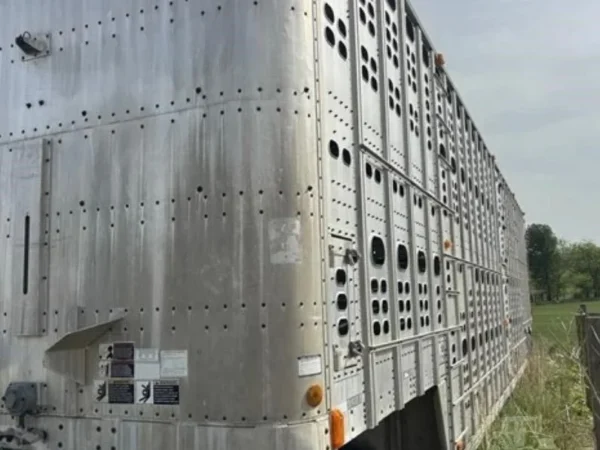 1991 WILSON 48 ft – Steel Livestock Trailer