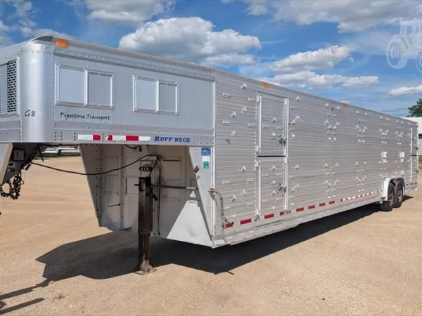 2008 EBY – Gooseneck Livestock Trailer