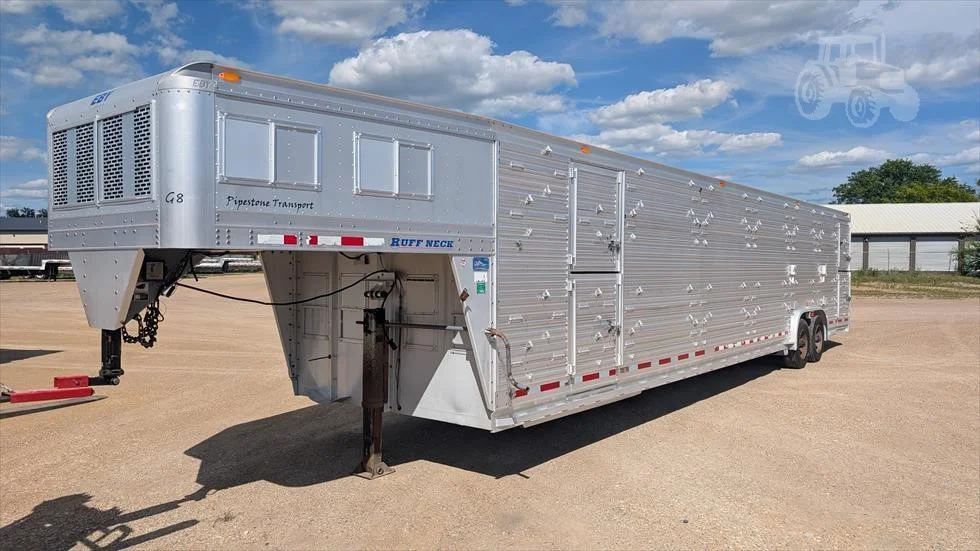 2008 EBY – Gooseneck Livestock Trailer