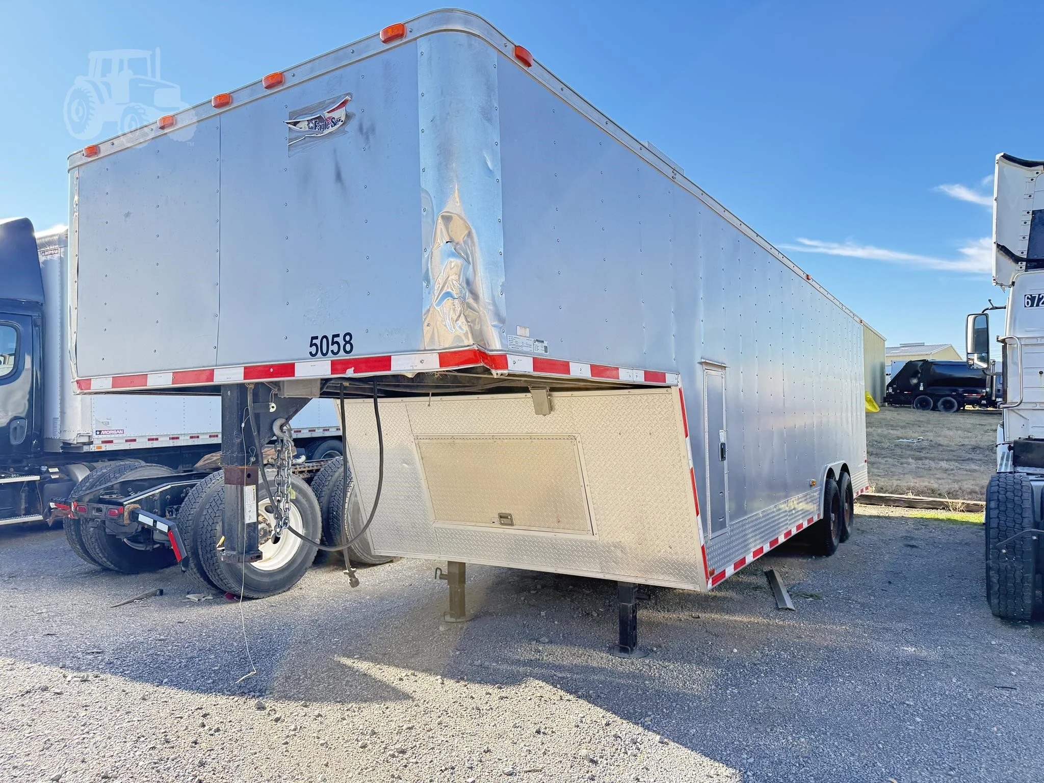 2015 FREEDOM 30 ft – Enclosed Trailer
