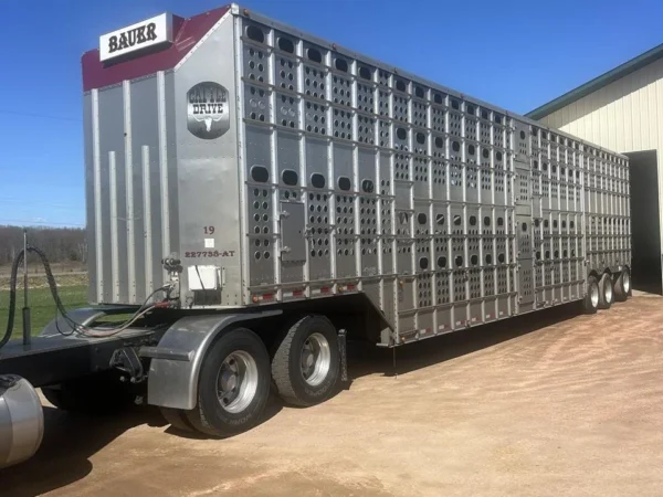 2017 MERRITT 53 ft x 102 in Livestock Trailer