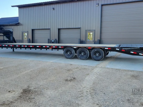 2024 ASCEND INDUSTRIES 36 ft Gooseneck Tri Axle Flatbed Trailer