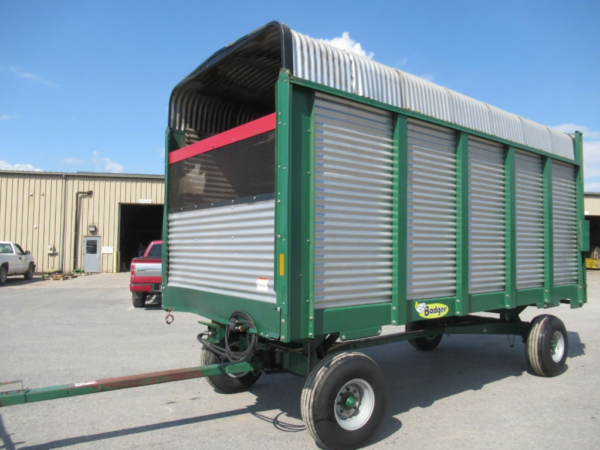 Badger 18 ft Rear Unload Forage Wagon