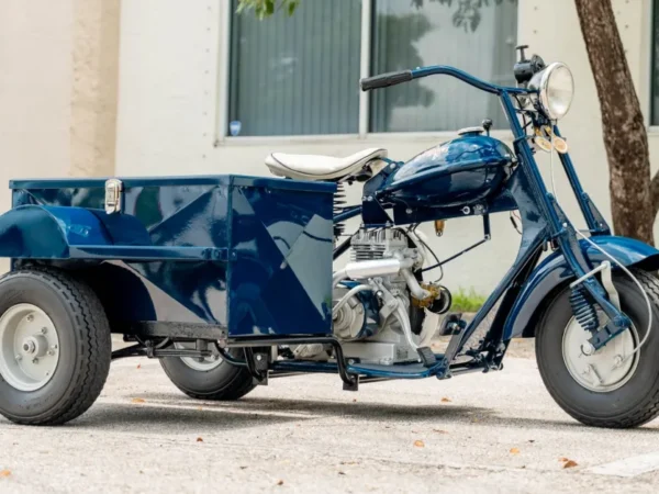 Cushman Eagle w/Utility Box Sidecar