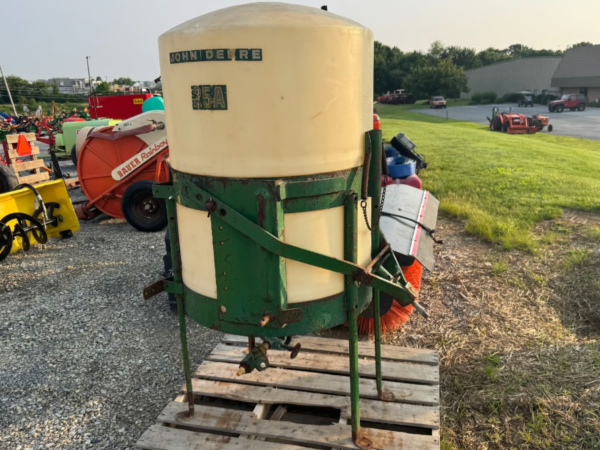 John Deere 25A 3-Point Spray Tank – 75 Gallons
