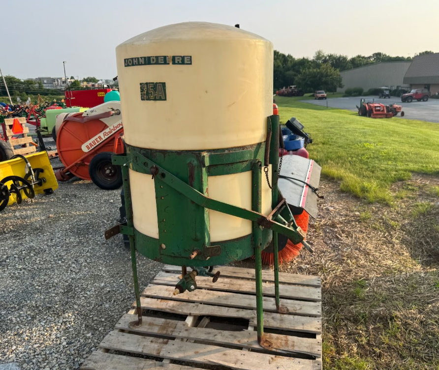 John Deere 25A 3-Point Spray Tank – 75 Gallons